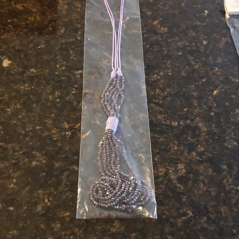 Lot of 20 NWT Long Necklaces, some with earrings. - Picture 8 of 9